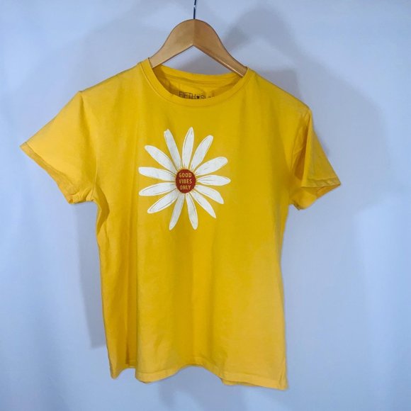Fifth Sun Tops - Fifth Sun Medium Daisy T Shirt